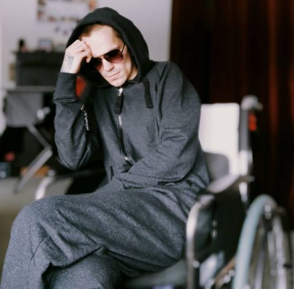 Emanuel, 28 Jahre - gefangen und eingesperrt in einem ME/CFS-kranken K&ouml;rper